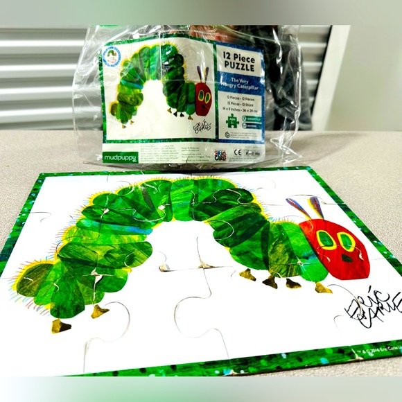 🚦🚦 Bundle 2 puzzles for $12 Mudpuppy 12 pc Puzzle - The Very Hungry Catepillar - Picture 3 of 9